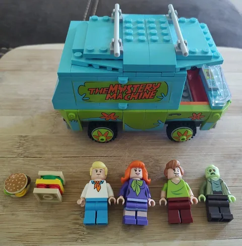 Lego Scooby-Doo Mystery Machine Van W/ 4 Mini Figs / 2 Items No Manual