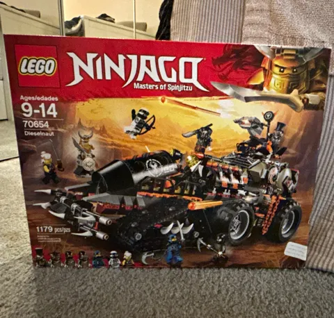 LEGO NINJAGO Masters of Spinjitzu Dieselnaut 70654 1179 pcs Ages 9-14