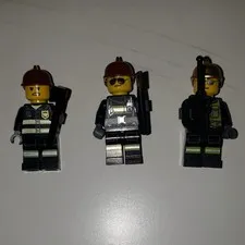 LEGO Firefighter Minifigures Lot of 3 w/ Helmets & Accessories Plastic Figures
