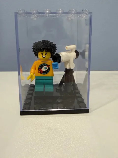 LEGO Series 27 Collectible Minifigures 71048 - Astronomer Kid W Case