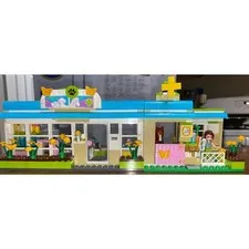 Lego Friends Retired Vet Pet Hospital Playset #3188 GUC w Horse dog & minifigs