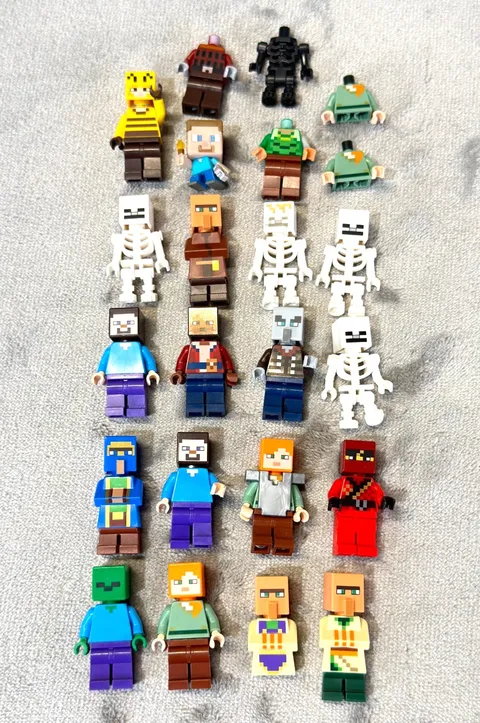 Authentic LEGO Minifigure Lot of 18 Minecraft Figures & 5 Spare Pieces
