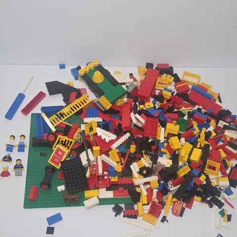 LEGO Bulk Lot Mixed Bricks Plates Wheels Baseplates & Minifigure Pieces