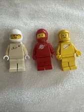 LEGO Classic Space Minifigure - Vintage Red Yellow White Astronaut