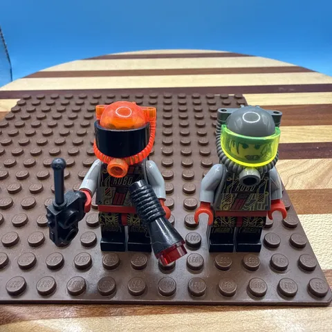 Lego RoboForce Red 2153 Minifigure lot x2 Printed Legs Radio Space Retired
