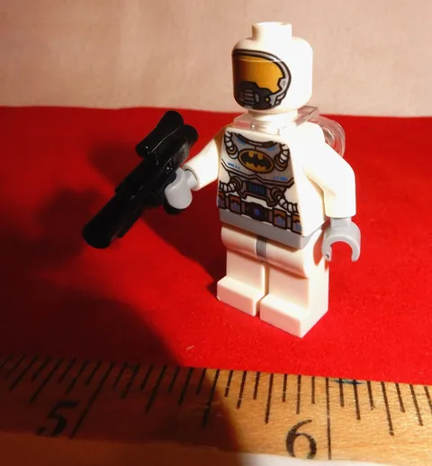 2015 LEGO SPACE BATMAN Mini Figurine with gun