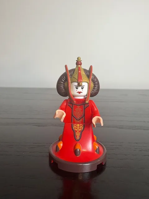 LEGO Star Wars SW0387 Queen Amidala Minifigure w/ Headdress set 9499 READ DESC
