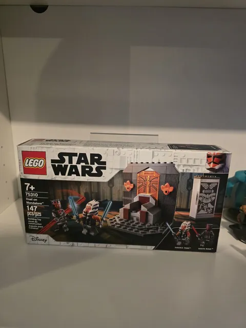 Retired LEGO Star Wars Duel on Mandalore 75310 Pieces Ahsoka Darth Maul Sealed
