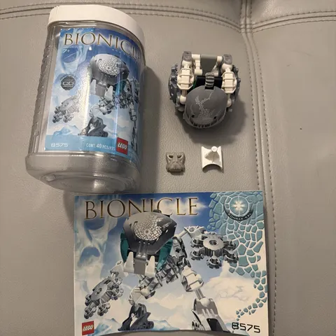 LEGO Bionicle Kohrak Kal 8575  (w/ Canister, Instructions, Krana, Clip) Bohrok