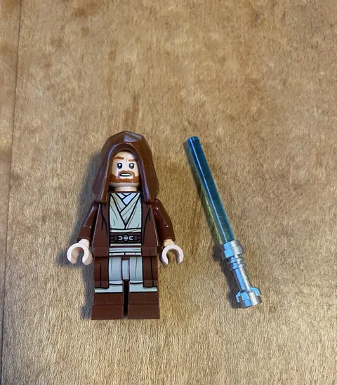 Lego Star Wars Obi-Wan Kenobi - Reddish Brown Robe and Hood Minifigure