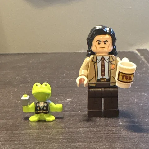 LEGO Minifigure Loki Marvel Studios Limited Edition Throg Coffee Cup Thor Frog