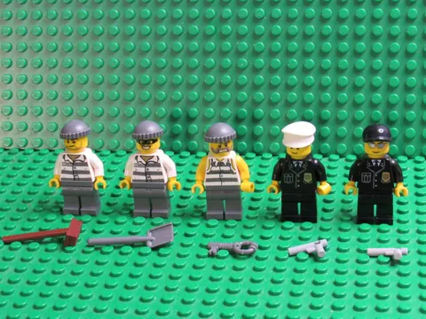 Lot of Town CITY Police LEGO Minifigures jail prisoner crook cuffs radio HK83