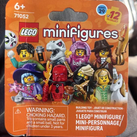 LEGO Mysterious Ronin (71052) Series 29 Collectible Minifigures - Lloyd, Ninjago