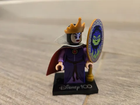 Lego Disney 100th Anniversary Minifigure (71038) - The Queen Complete!