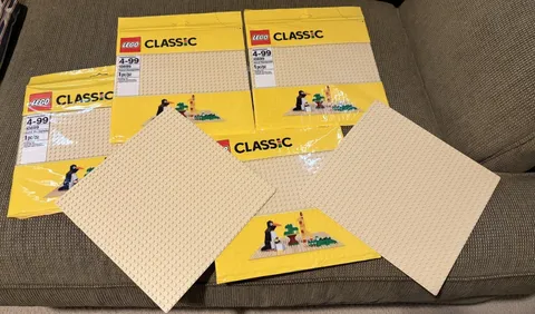 LEGO 10699 Sand Baseplate Lot of 6 Tan 32x32 Beach Desert Retired 4 NEW, 2 USED
