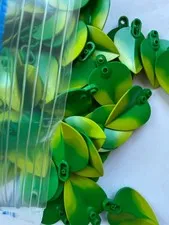 LEGO-NEW-#7096-GREEN/YELLOW TIPS- PLANT LEAF ROUND POINTED 1 X 2-5 PIECES