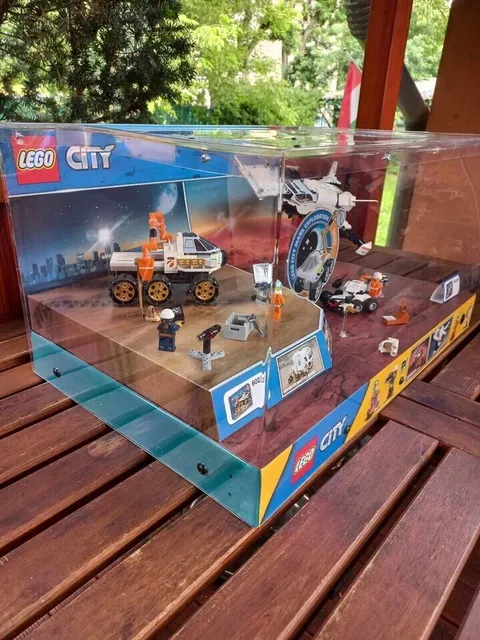 LEGO City Space station XXL NEW light up store display 60226