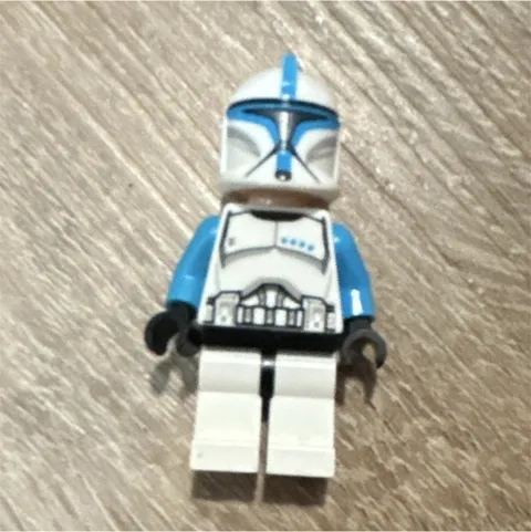 Lego Star Wars Clone Trooper Lieutenant 75085