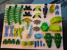 Lego Bionicle Misc. (40) Piece Lot with Barraki Ehlek (8920) Components