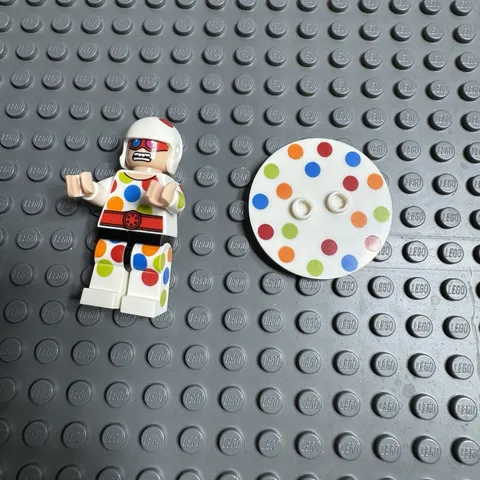 LEGO DC Polka-Dot Man Minifigure (sh0397) from #70917 - BASE INLCUDED