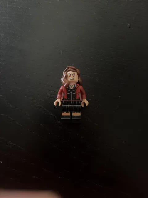LEGO Scarlet Witch Minifigure 76031 Marvel Avengers Age of Ultron