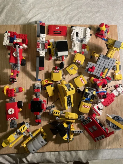 LEGO Construction and Vehicle Lot Pieces Roller Construction Mix