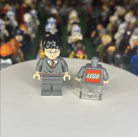 Lego Harry Potter Minifigure Lego Logo on Back 2004 Non Keychain Version RARE