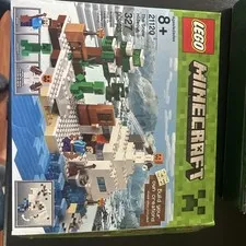 LEGO Minecraft: The Snow Hideout (21120) NIB FS