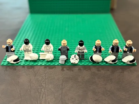 LEGO Star Wars Minifigures Lot w/ Assorted Accessories & Parts
