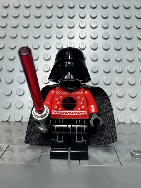 LEGO Star Wars  Holiday Sweater Darth Vader minifigure ( 75279 )