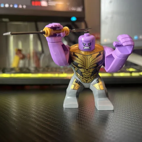 LEGO Thanos Large Figure Minifig sh0896 Marvel 76323 Set Exclusive