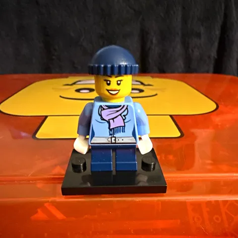 LEGO Winter Fun Girl Minifig