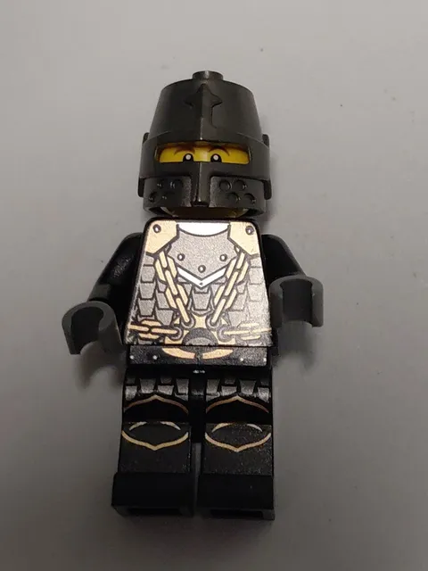 Lego Minifigure Castle Dragon Knight Armor Helmet NO-Feather #37