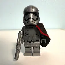 LEGO Star Wars Captain Phasma (Rounded mouth) Minifigure 75103