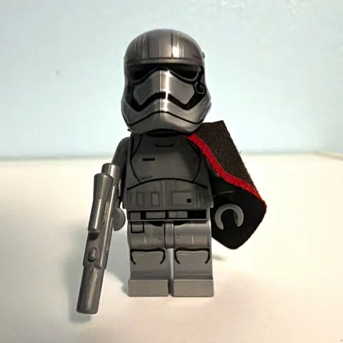 LEGO Star Wars Captain Phasma (Rounded mouth) Minifigure 75103