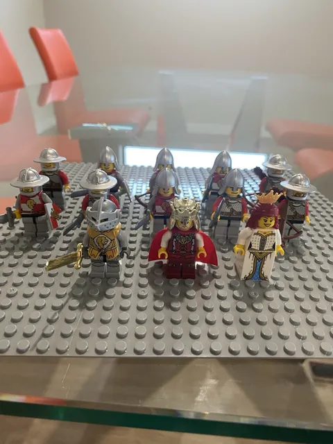LEGO Castle Red Lion Knights/Guards Minifigure Lot of 12 with Weapons