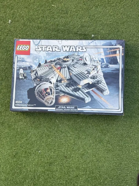 LEGO Star Wars: Millennium Falcon (4504)