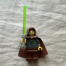 LEGO Star Wars Jedi Minifigure Brown Hood Cape with Green Lightsaber