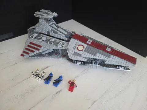 LEGO Star Wars: Venator-Class Republic Attack Cruiser (8039) 99% Complete