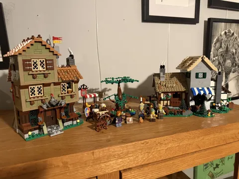 LEGO Icons: Medieval Town Square (10332)