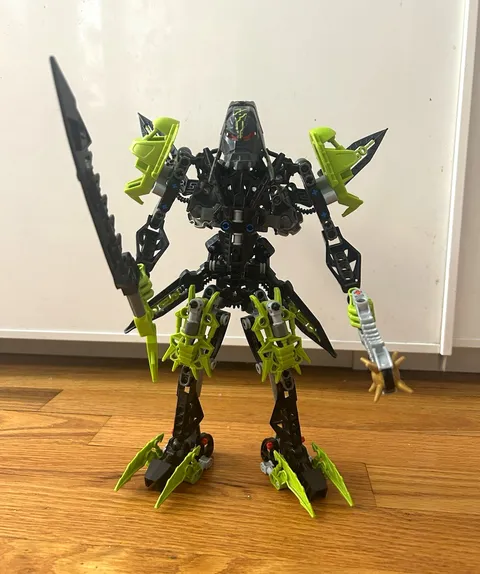 Lego Bionicle set 8991 Tuma. Complete figure.