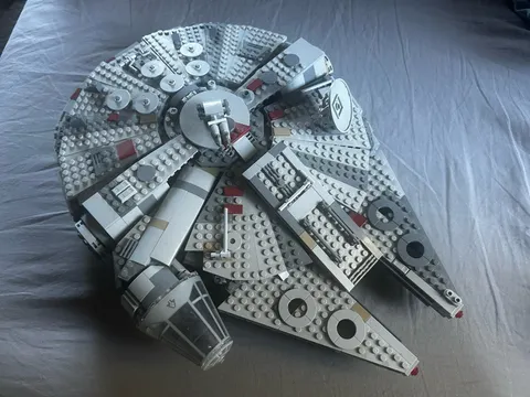 LEGO Star Wars: Millennium Falcon (75257)