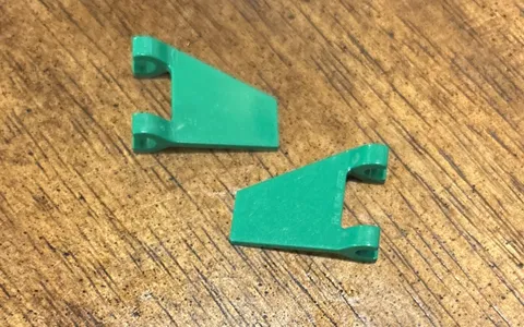 LEGO Parts 44676 Lot Of 2 Flags - Fin 2 x 2 Trapezoid Green Flag