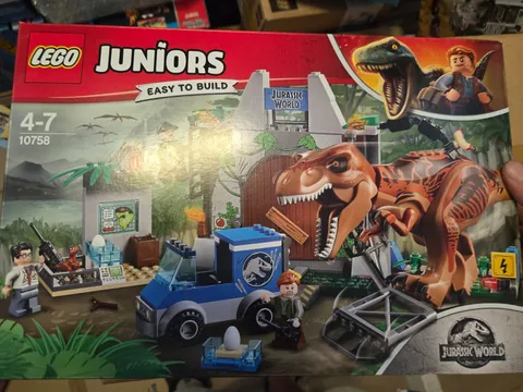 LEGO Jurassic World 10758 T. rex Breakout