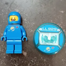 LEGO The LEGO Movie Benny Blue Spaceman Minifigure w/ Glow-in-the-Dark Tile