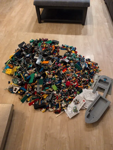 LEGO Bulk Lot - 38Lbs - Random Bricks & Replacement Parts / Pieces FREE SHIPPING