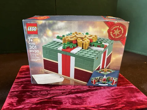 LEGO Seasonal: Christmas Gift Box (40292)  NIB sealed Retired LIMITED EDITION