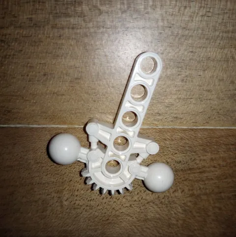 1 Bionicle  White Lower Torso 47306 Genuine Lego part hips 7 tooth half gear IRL