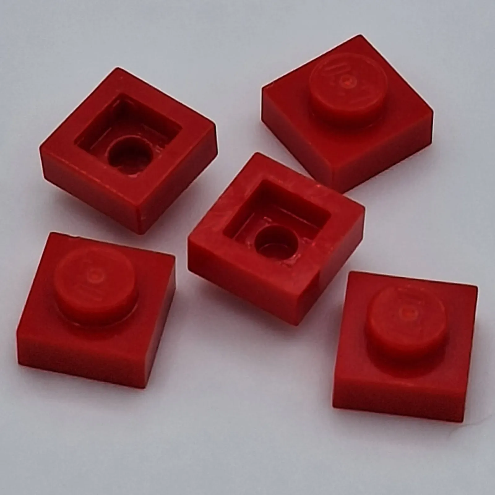 Lego - 5 Basic Red 1 x 1 Stud Plates 3024