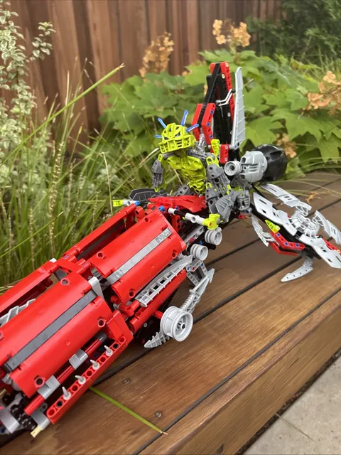 LEGO BIONICLE: Axalara T9 (8943) Mostly Complete! Great Condition🔥😃